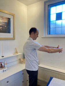 Upper back stretch by Richmond Osteopath- Tristan Jones